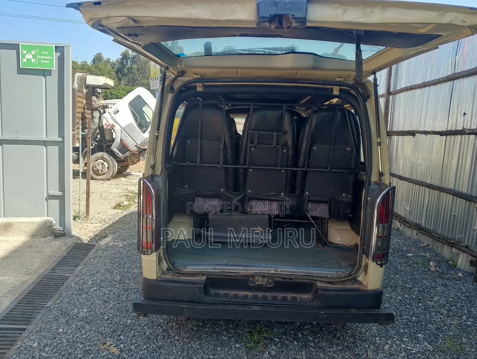Toyota HiAce 2015 Beige