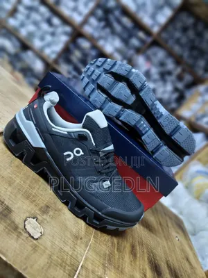 Cloudwander Hiking Shoe.