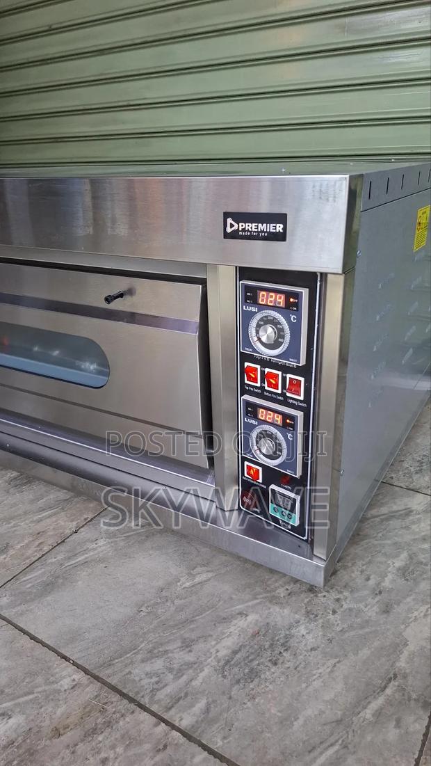 Single Deck Commercial Oven - main view