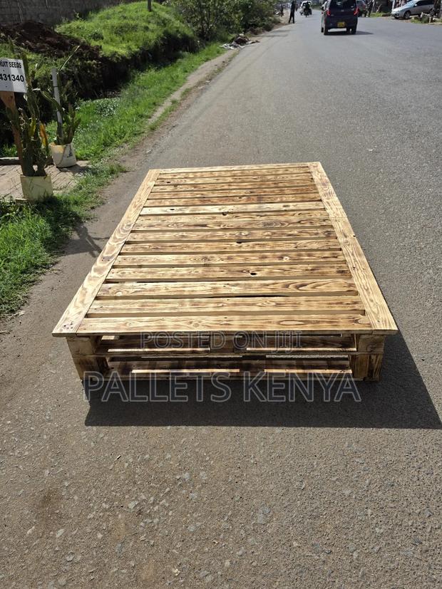 4by6 Durable Blazed Wooden Pallet Bed-Rustic Finish. 14