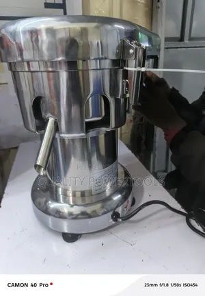A 3000 Commercial Juicer Extractor