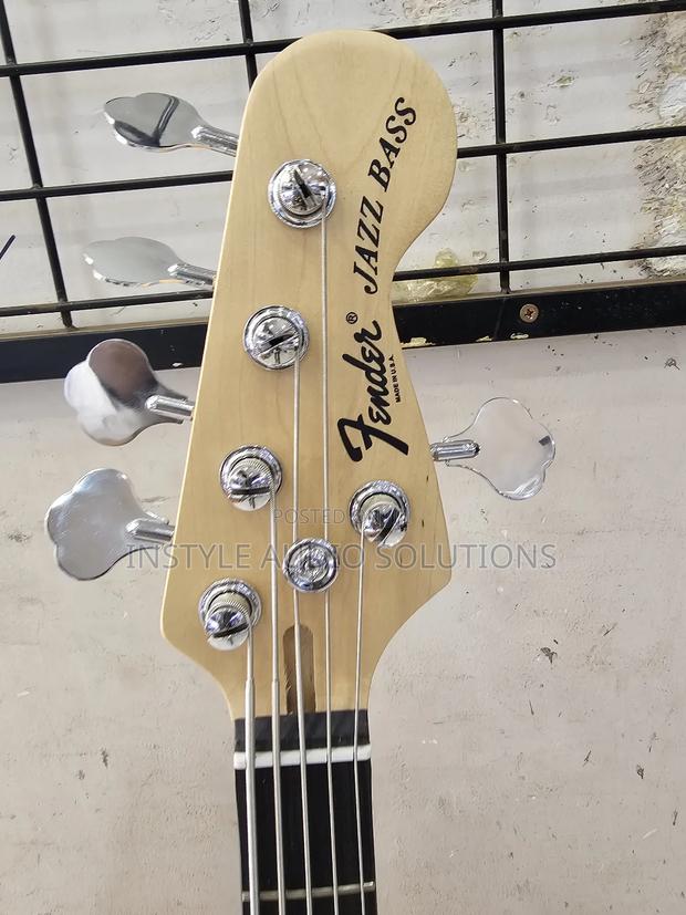 6 String Fender Jazz Bass Guitar - thumbnail 3