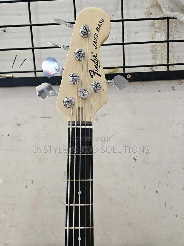 6 String Fender Jazz Bass Guitar - thumbnail 4