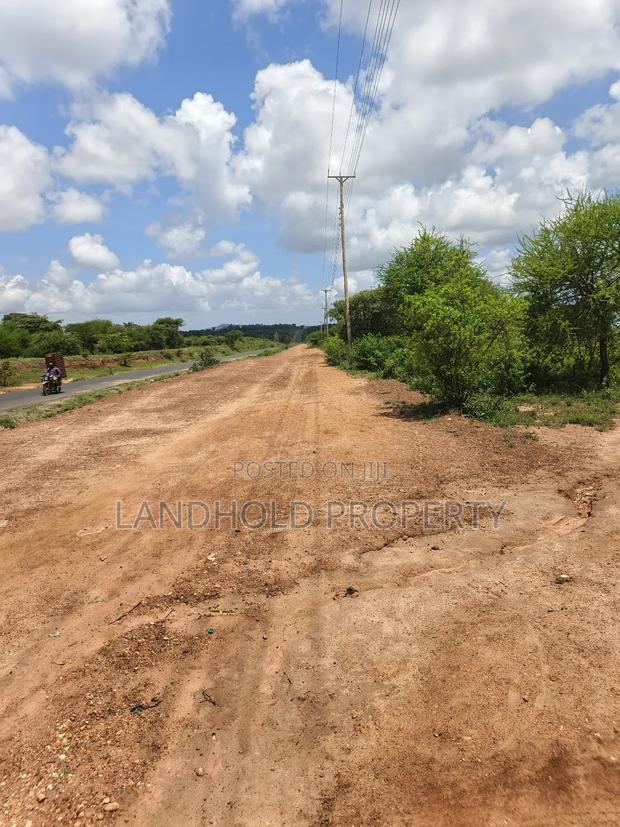 Matuu Prime Plots Touching Tarmac - thumbnail 6