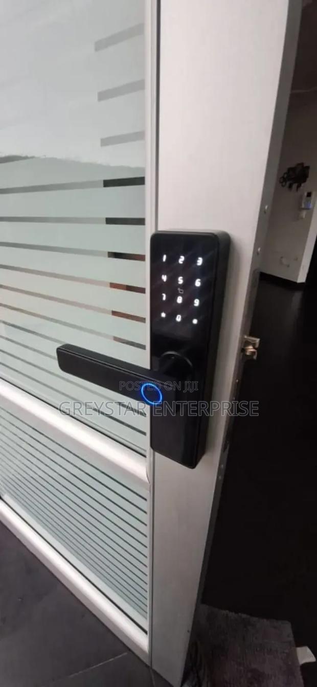 Smart Locks for Hotel and Airbnb Fingerprint and Password Unlock