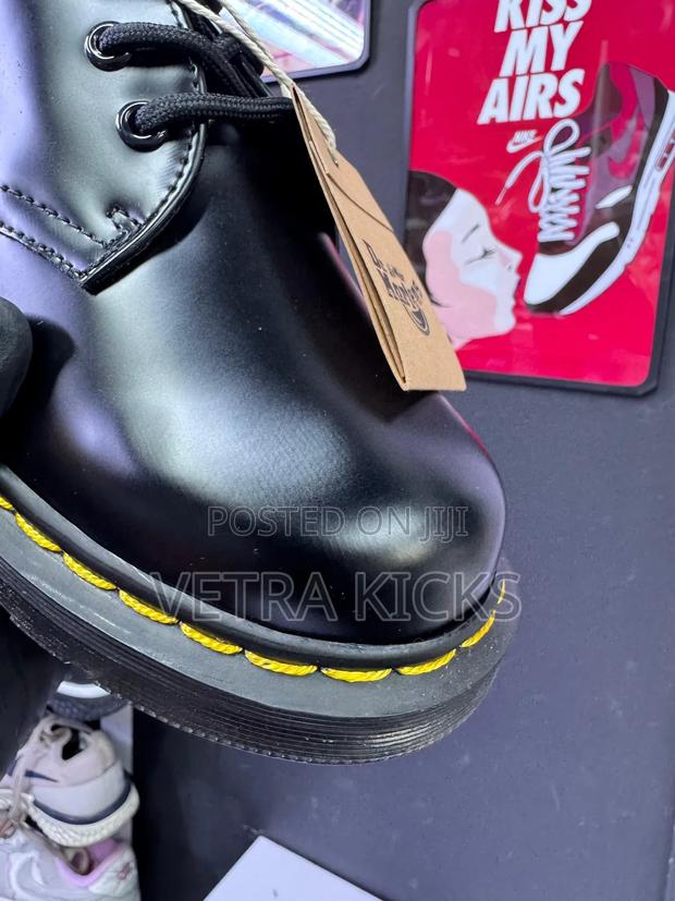 Dr Martens Low Cut - thumbnail 5