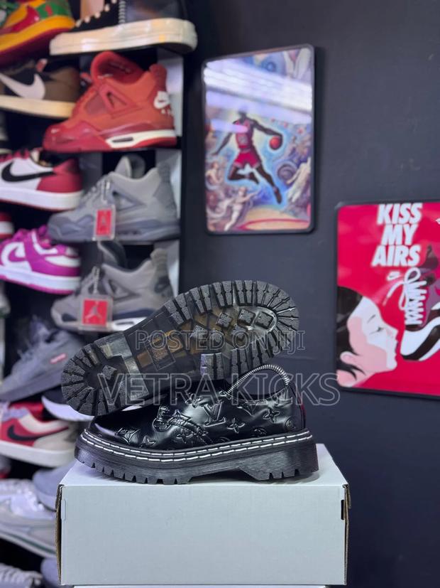 Dr Martens Low Cut - thumbnail 8