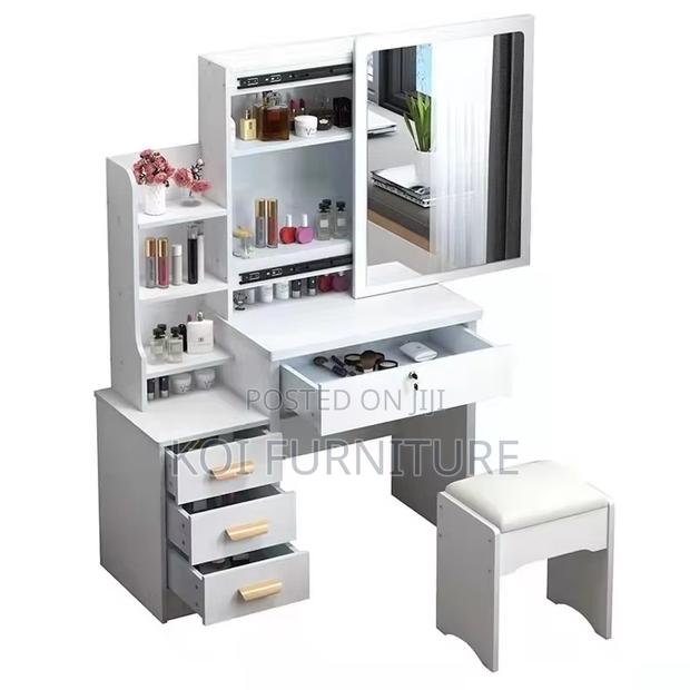 Dressers; Bedroom and Dressing Room Vanity Set Up - thumbnail 2
