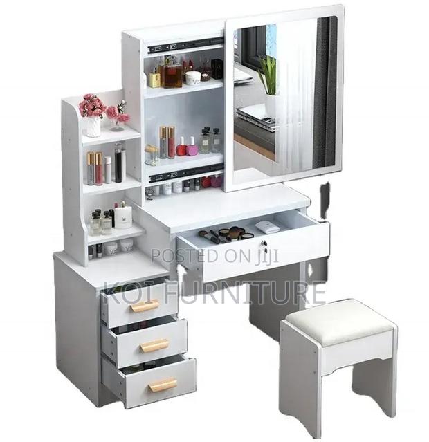 Dressers; Bedroom and Dressing Room Vanity Set Up - thumbnail 3