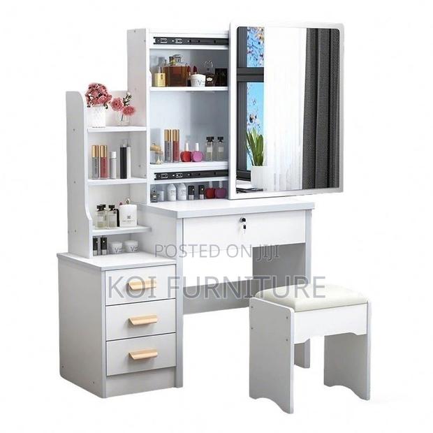 Dressers; Bedroom and Dressing Room Vanity Set Up - thumbnail 4