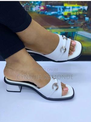 Low Heel Open Shoes - thumbnail 2