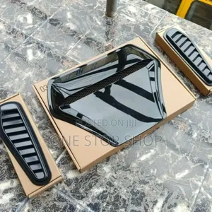3in1 Bonnet Gloss Black Sporty Design Scoop