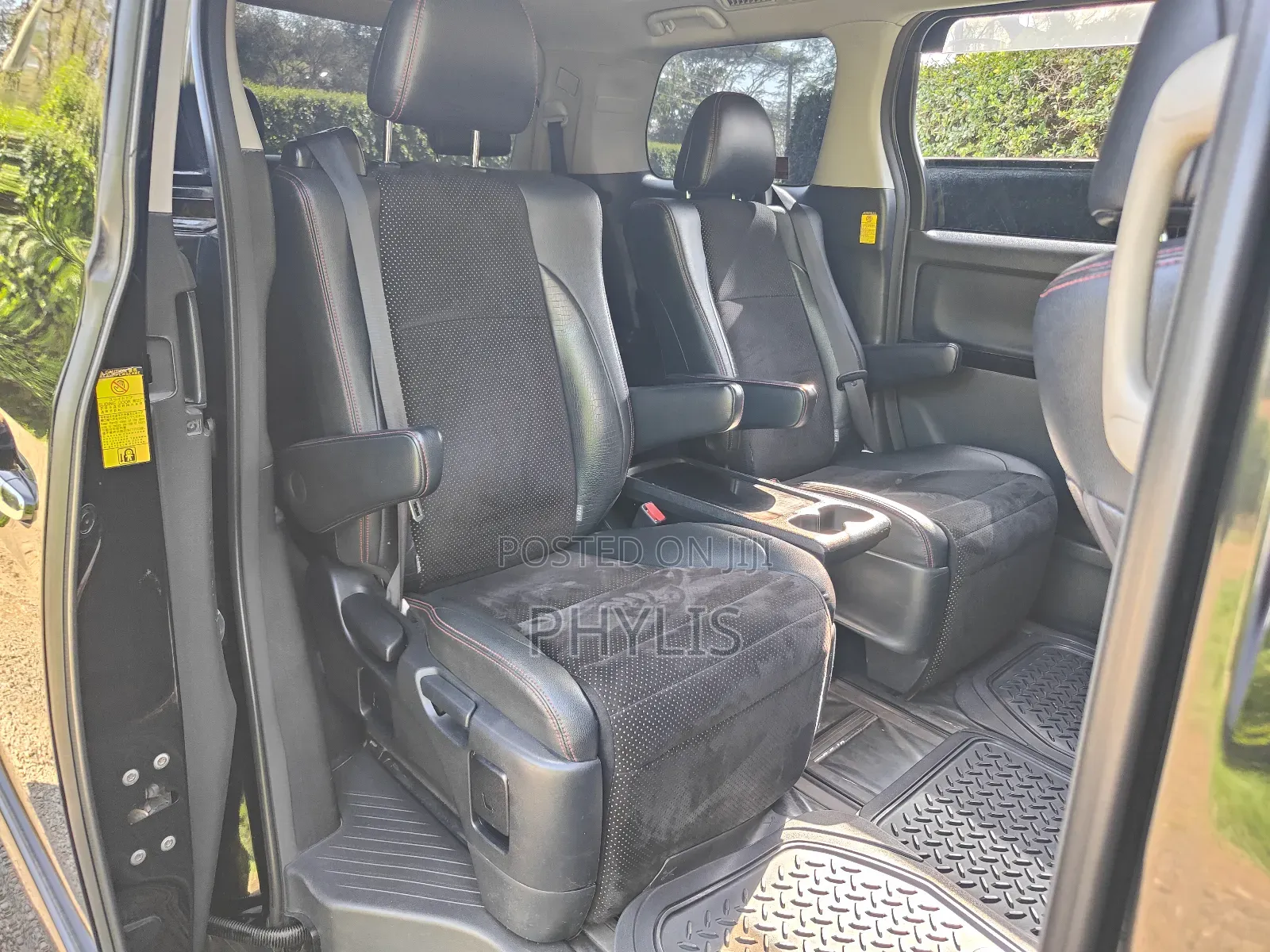 Toyota Vellfire 2014 Black