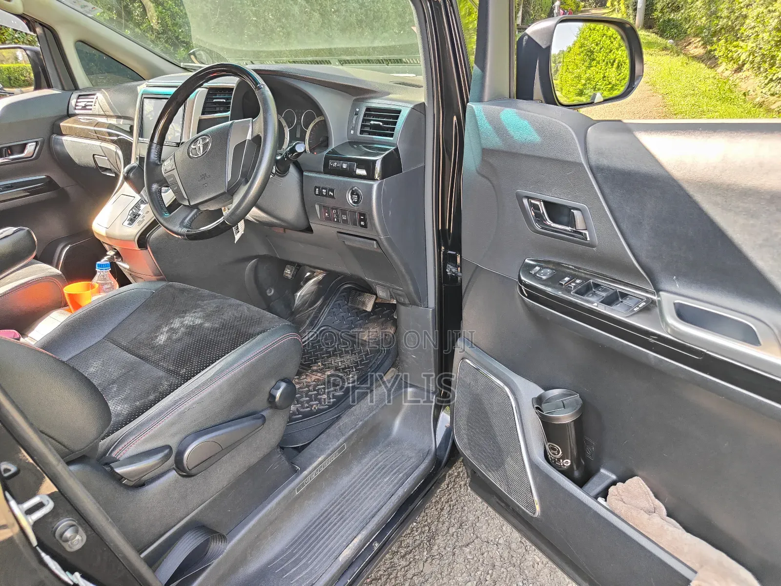 Toyota Vellfire 2014 Black