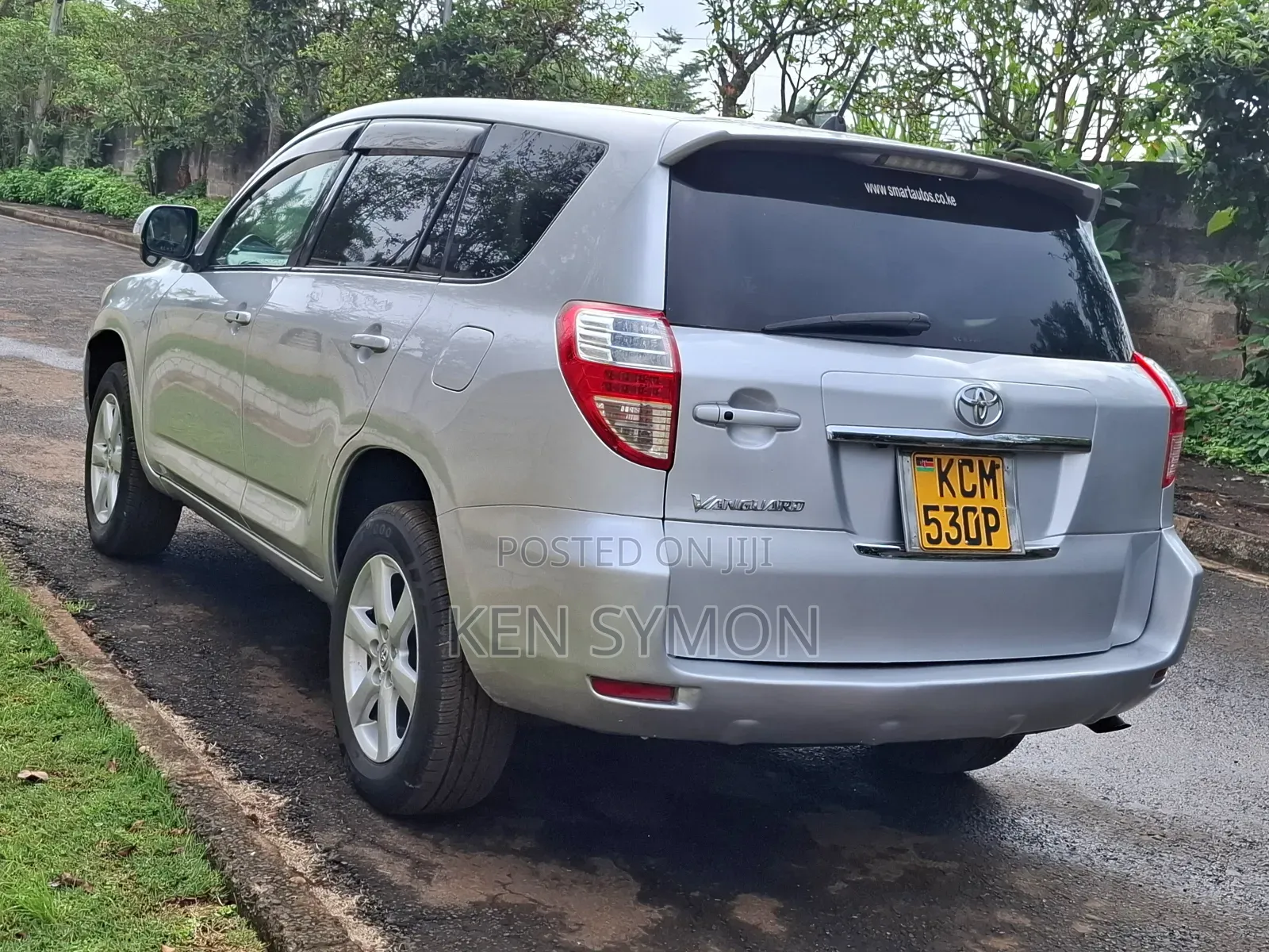 Toyota Vanguard 2011 Silver