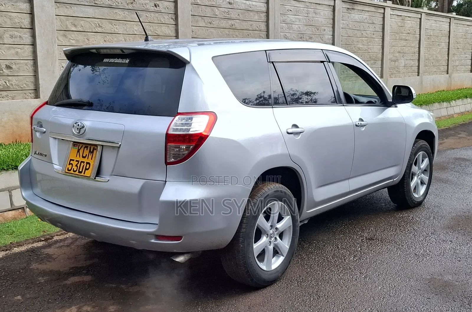 Toyota Vanguard 2011 Silver
