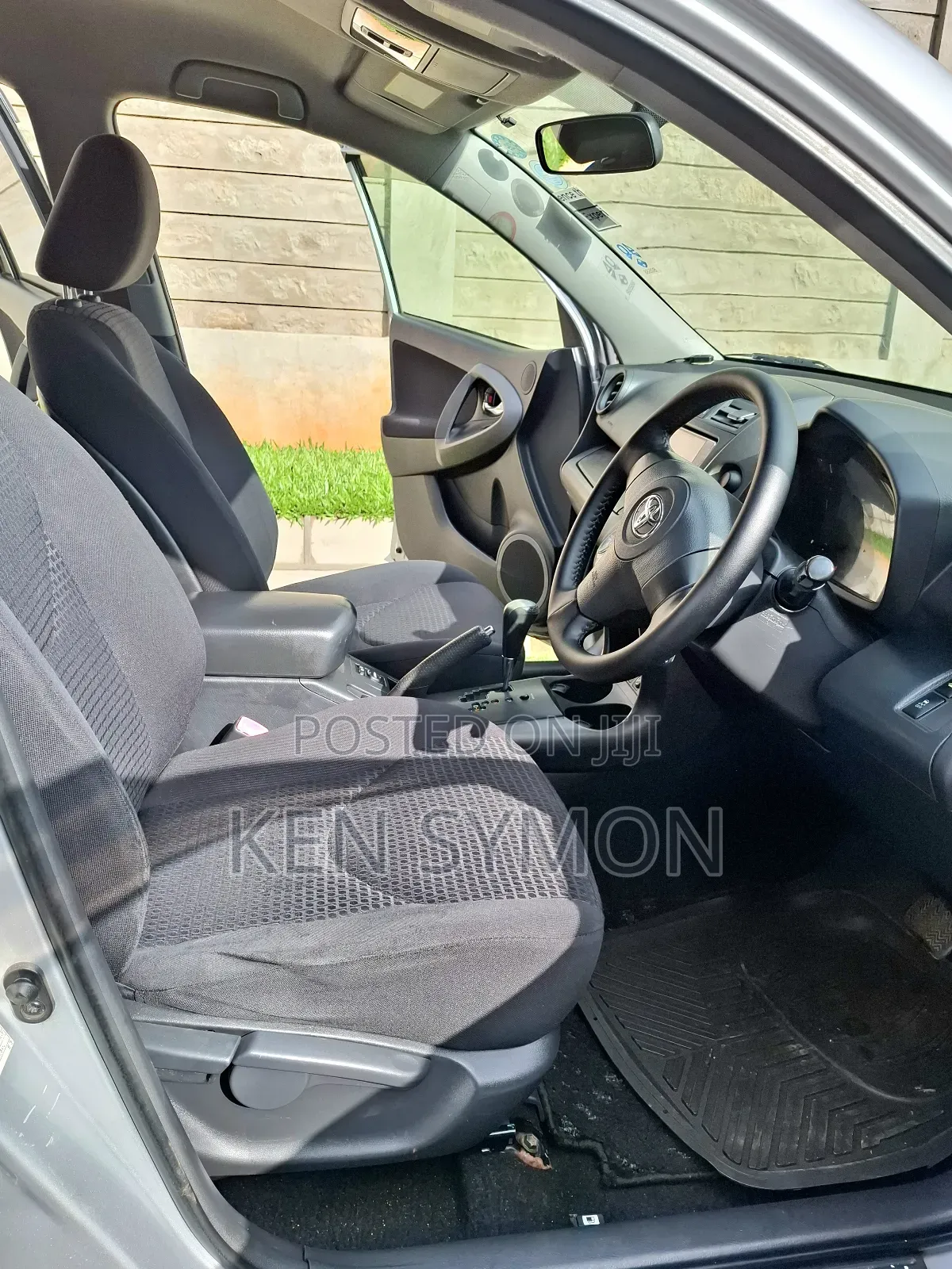 Toyota Vanguard 2011 Silver
