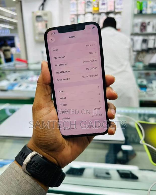 Apple iPhone 12 Pro 256 GB Blue - thumbnail 3