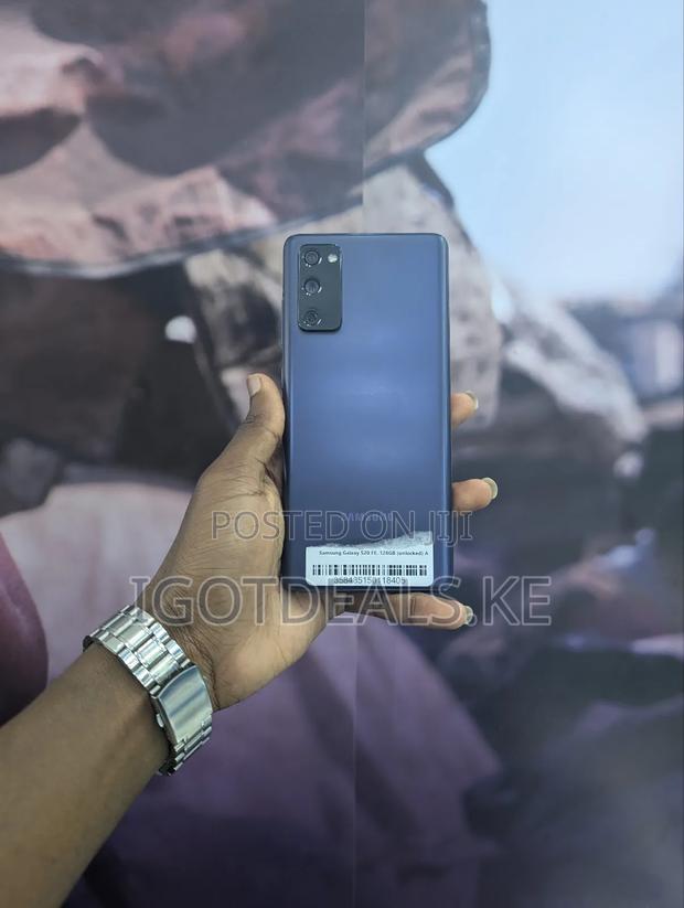 Samsung Galaxy S20 FE 128 GB Blue - main view