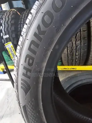 275/45r21 Hankook Tire