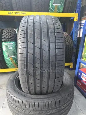 315/40r21 Hankook Tire