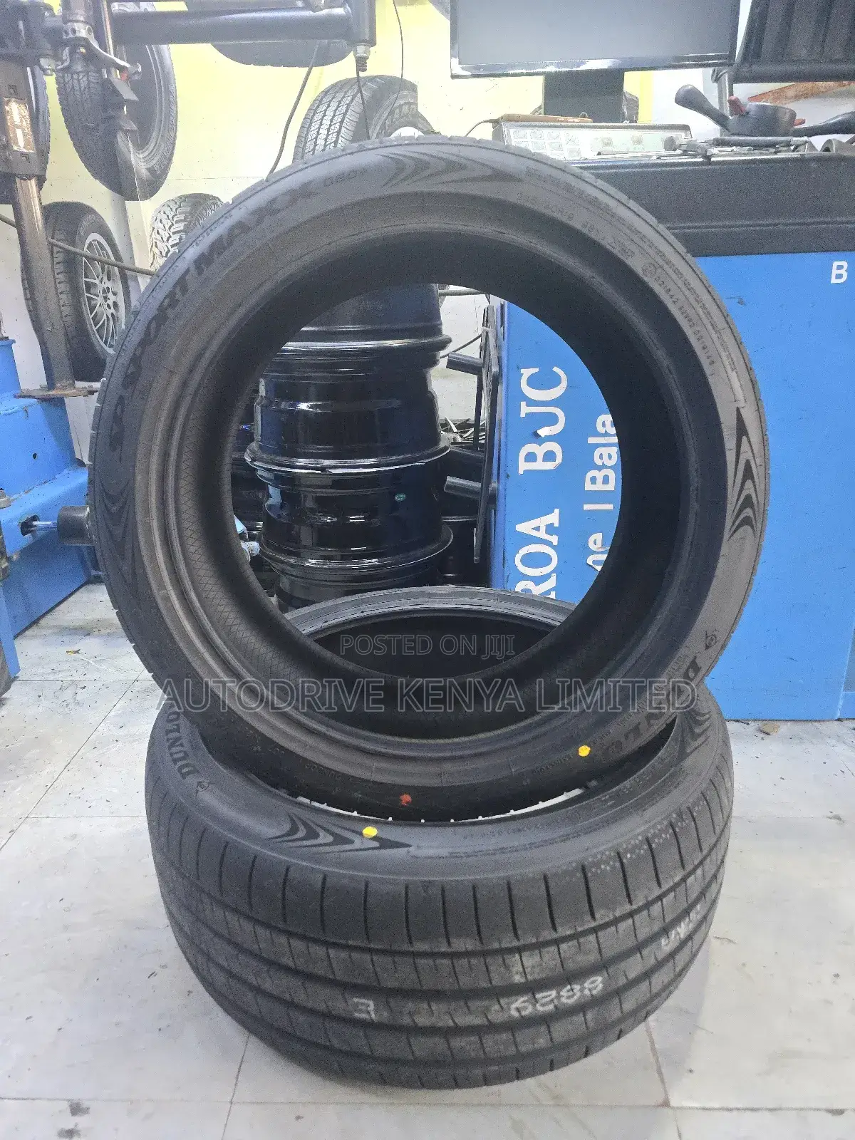 245/40r19 Dunlop Tire