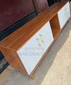 5.5 FTS With Laminate Board Executive Tv Stand