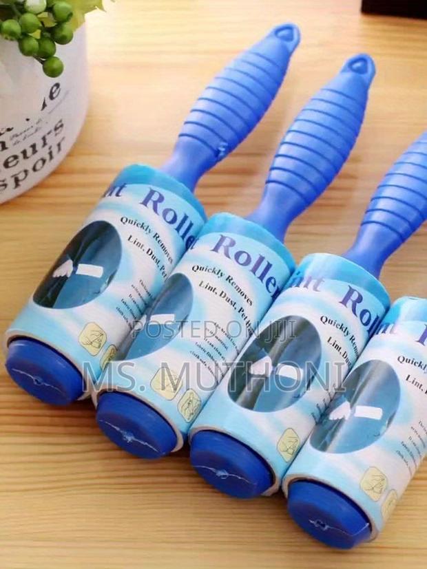 *A Set of 2 Sticky Tear Off Lint Remover - thumbnail 2