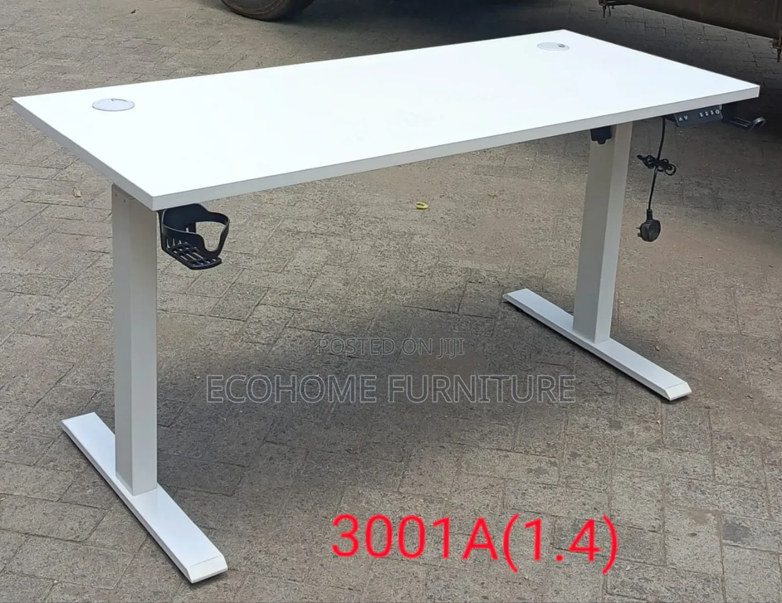 Adjustable Electric Desk With Cub Holder Aad Headphones Holder