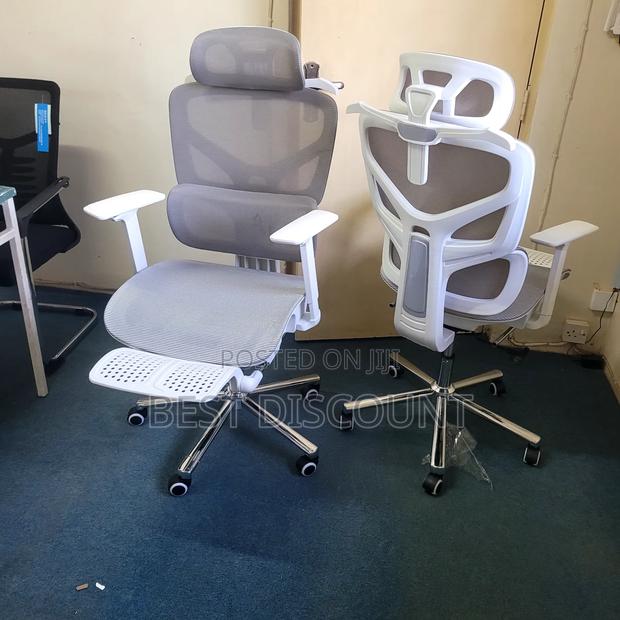 Executive Office :,Whith Footrest - main view