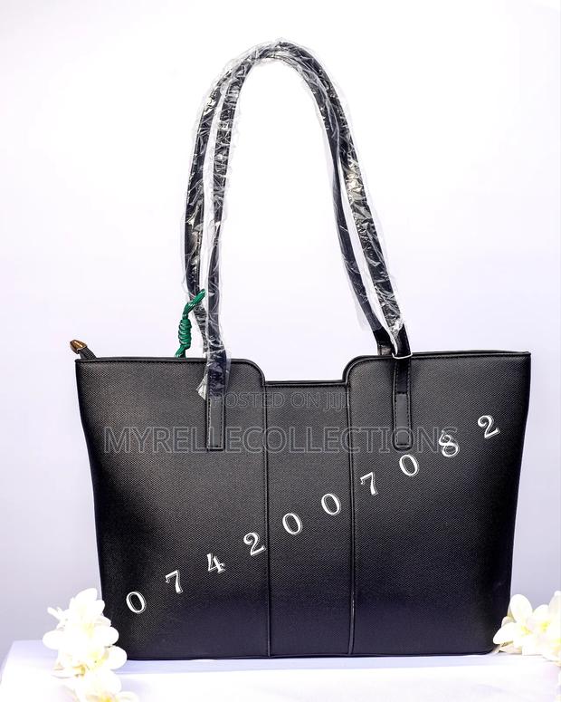 Unique, Spacious Beautiful Handbags for Ladies - thumbnail 5
