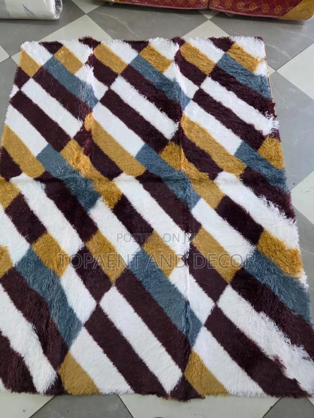 Beautiful Patterned 5by8 Fluffy Carpet - main view