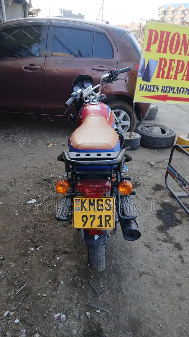 Bajaj Boxer 125 2023 Red