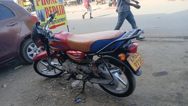 Bajaj Boxer 125 2023 Red - thumbnail 9