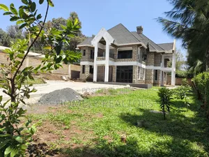 5bdrm Maisonette in Kerarapon Drive for rent
