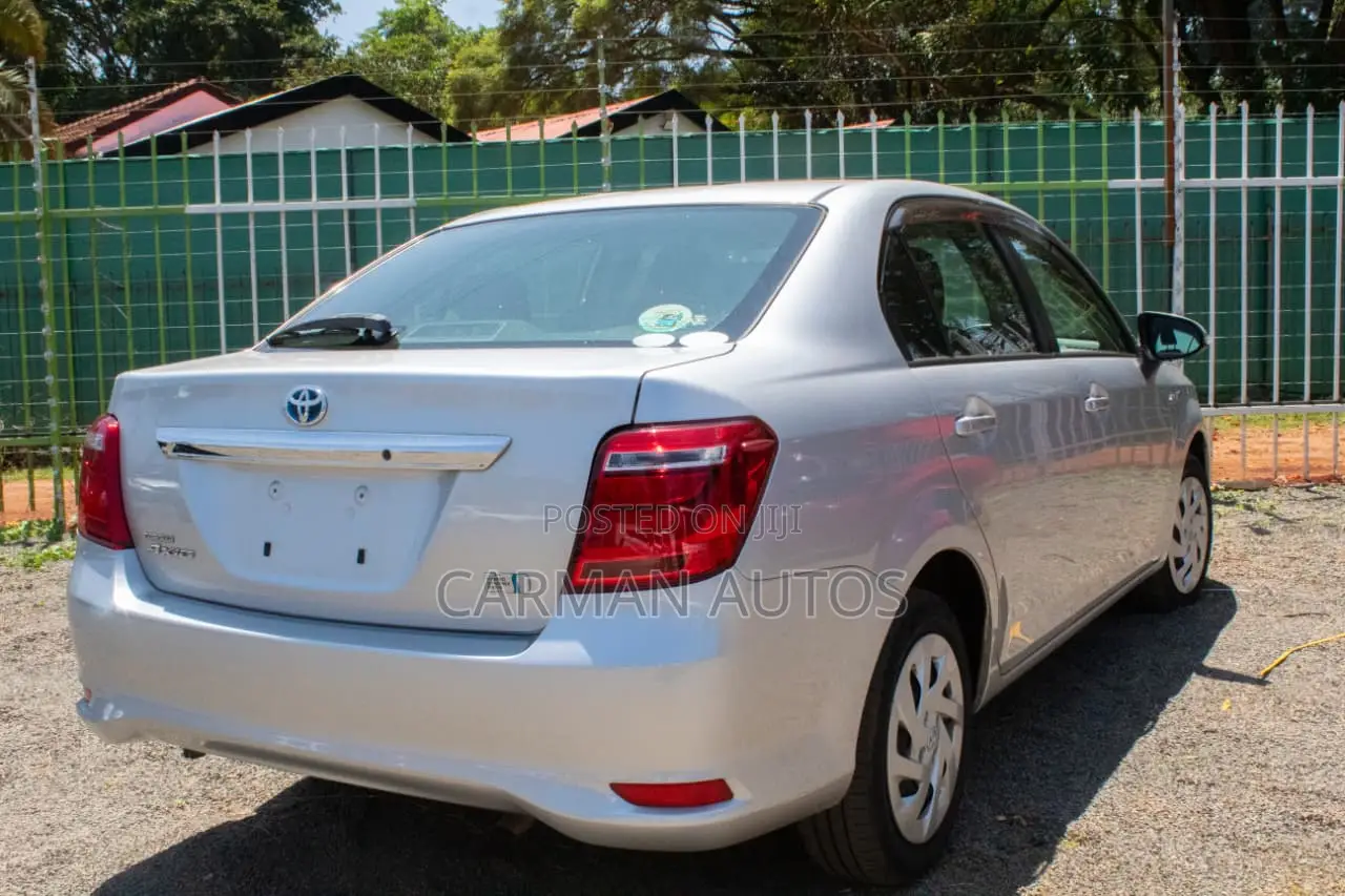 Toyota Axio 2018 Silver