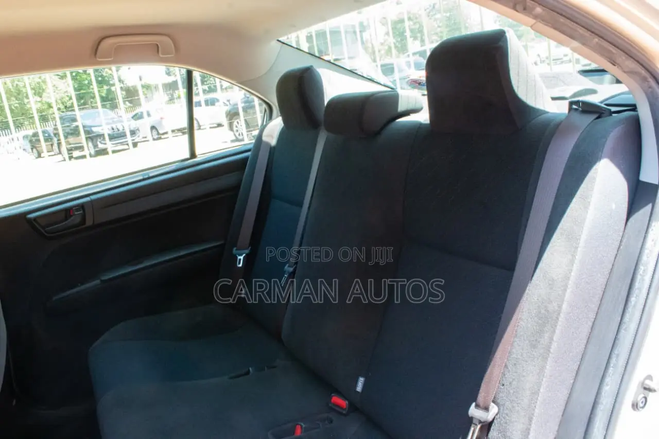 Toyota Axio 2018 Silver