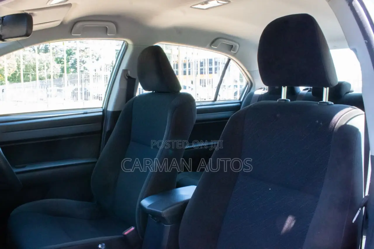 Toyota Axio 2018 Silver