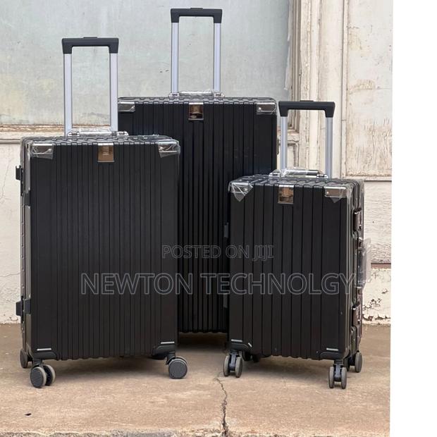 3 in 1 Laxurious Managerial Bossy Aliminium Flame Zippless Suitcase - thumbnail 2