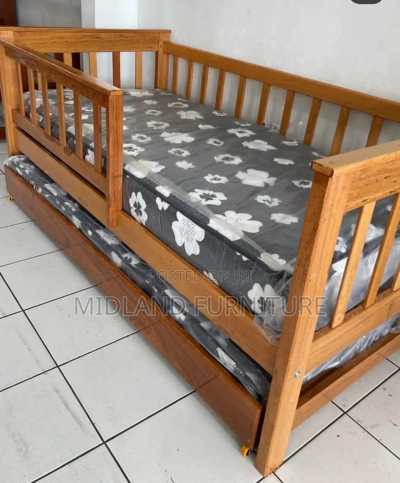 Baby Cot Bed With Pullout Bed Below