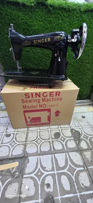 Singer Sewing Machine/ Commercial Sewing Machine Singer