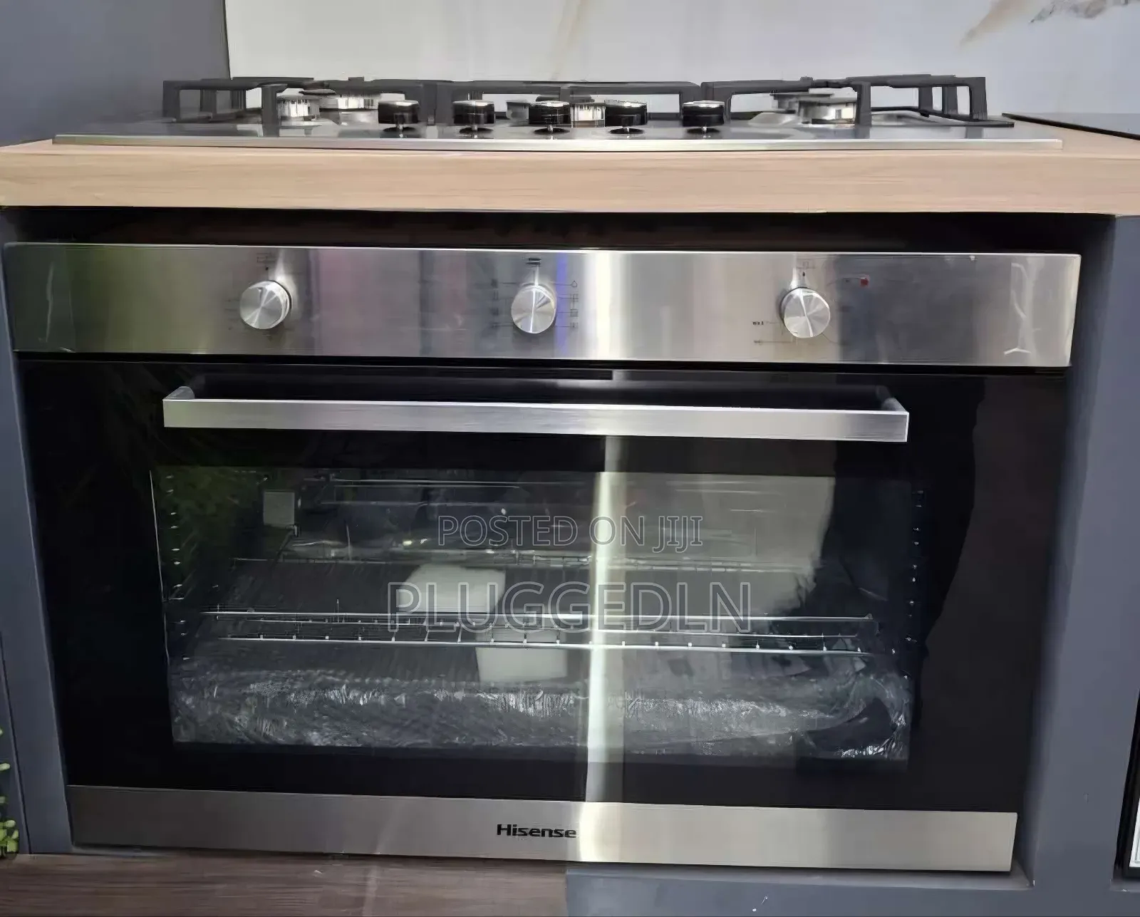 Hisense Built-in Electric Oven - 90cm Width ● 125l Capacity