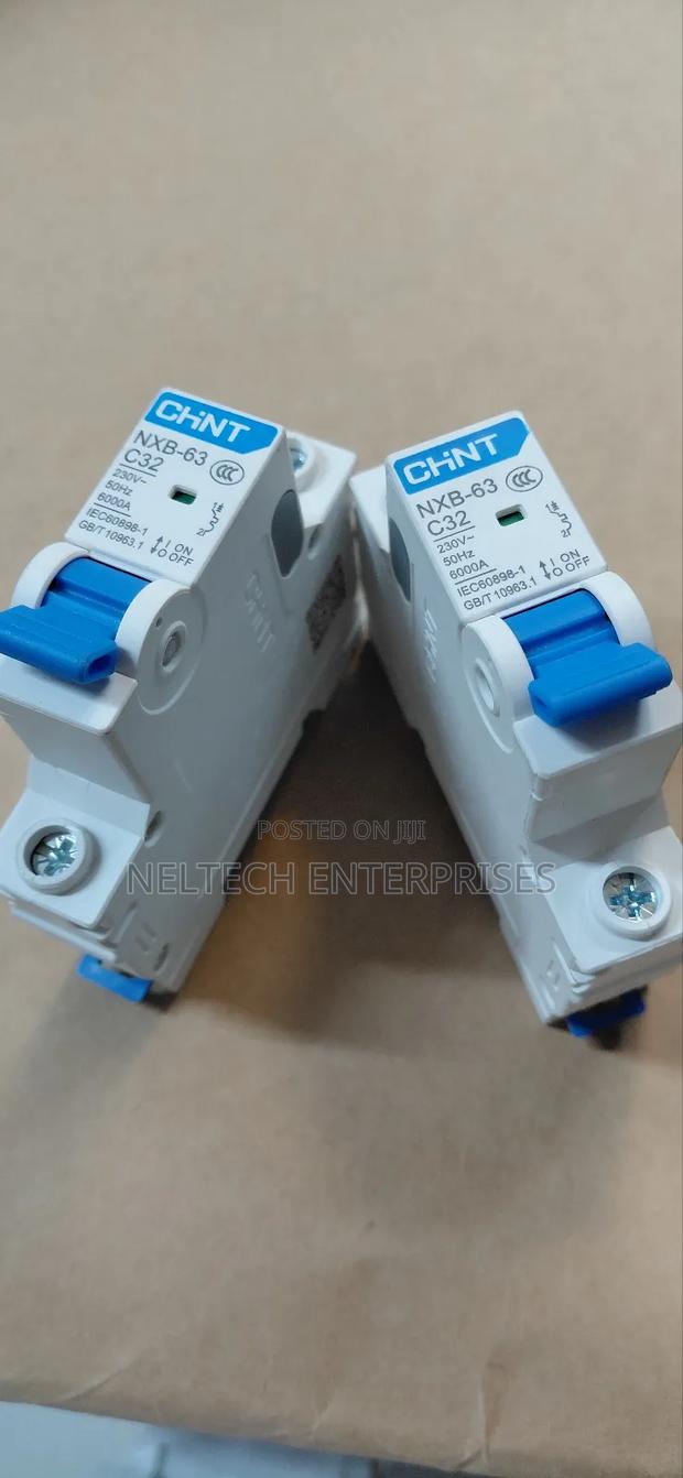 Circuits Breakers Single 32 Amps - main view