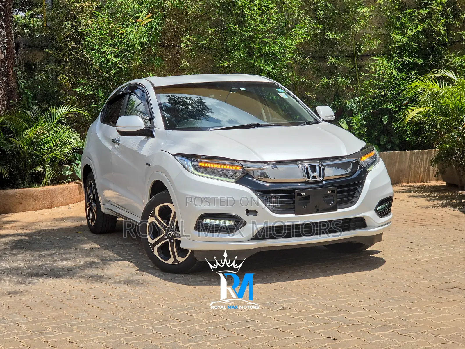 Honda Vezel 2018 White