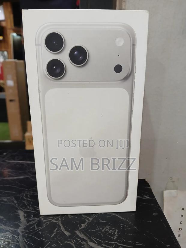 New Apple iPhone 17 Pro Max 256 GB Silver - thumbnail 2