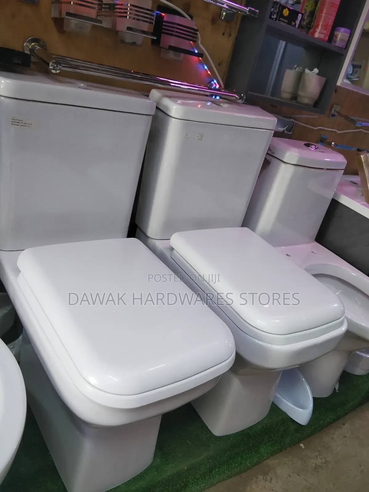 Box Close Coupled Ceramic Toilets