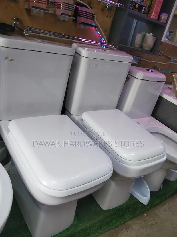 Box Close Coupled Ceramic Toilets
