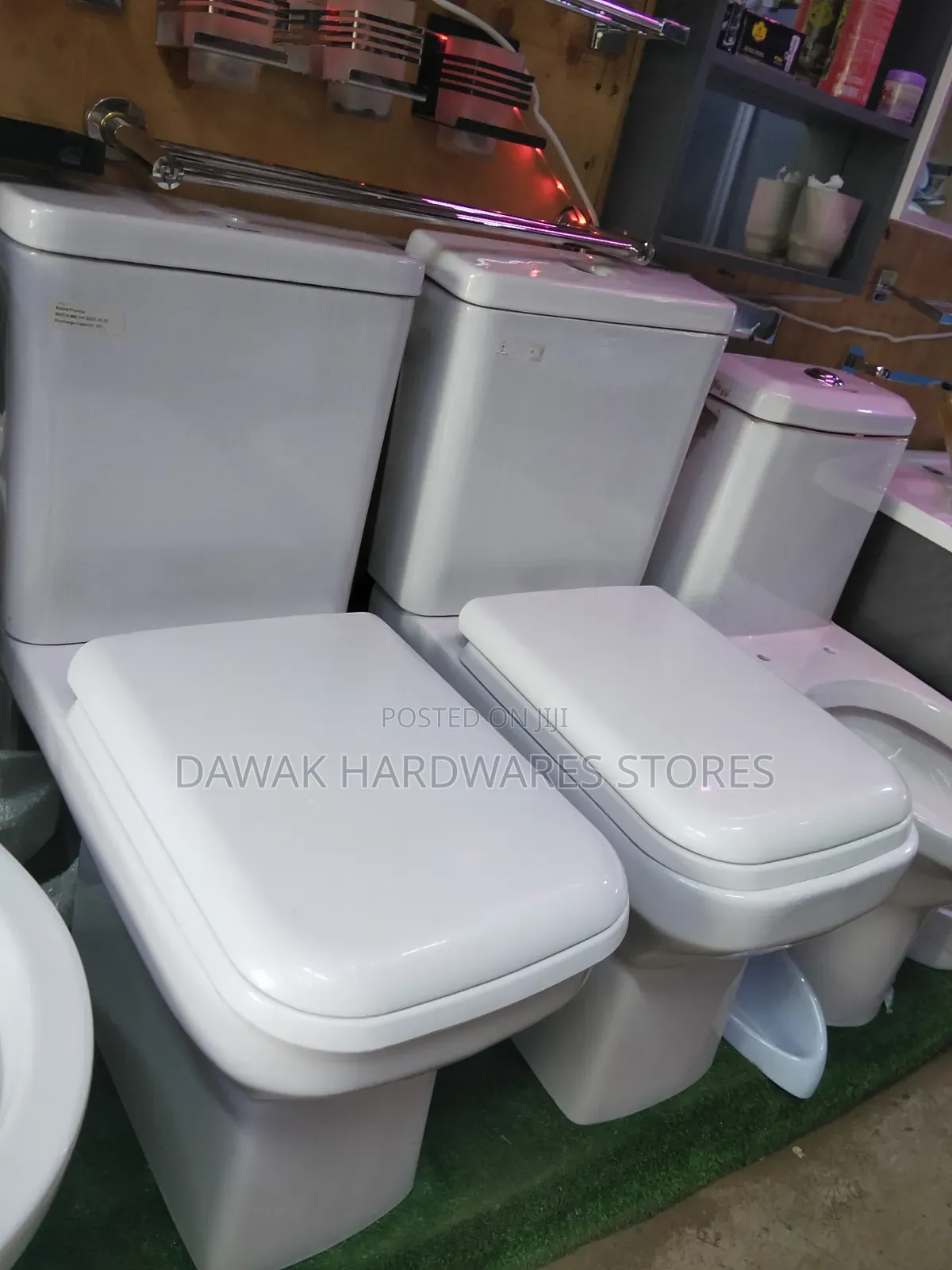 Box Close Coupled Ceramic Toilets