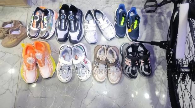 Sports Shoes/Athletic Sneakers