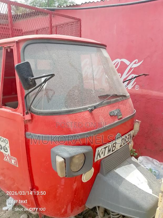 Piaggio 2022 Red - thumbnail 5